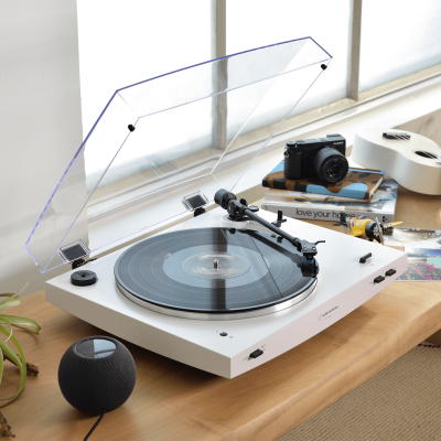 Audio Technica Automatic Belt-Drive Turntable with Enhanced Bluetooth Wireless Technology - AT-LP3XBT-WH